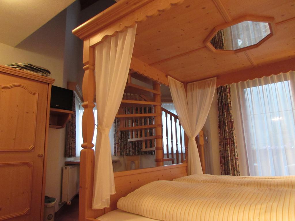 Landhaus Paradies Samnaun Spiss Oda fotoğraf
